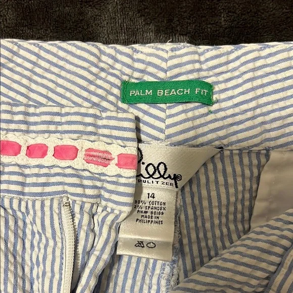 Sz 14 Lilly Pulitzer Shorts GUC Seersucker with pink accents - Picture 2 of 2